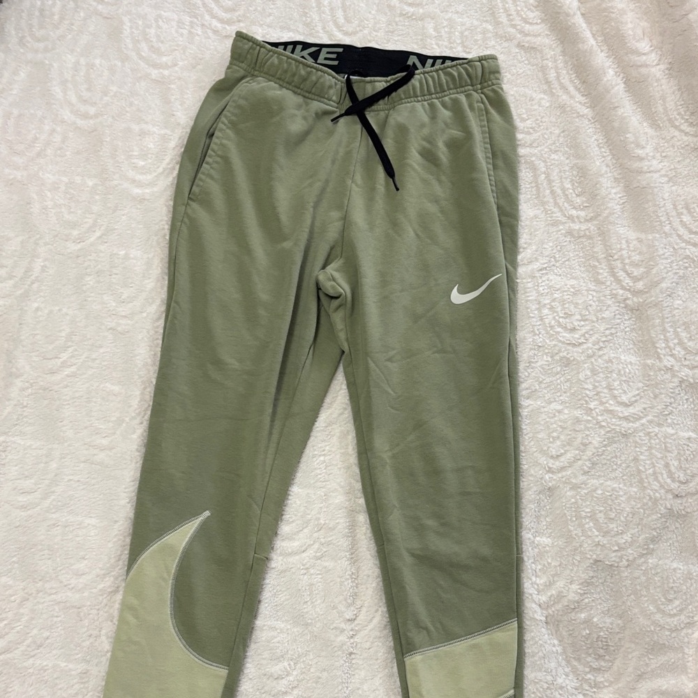 Nike Men’s Light Olive Green Joggers